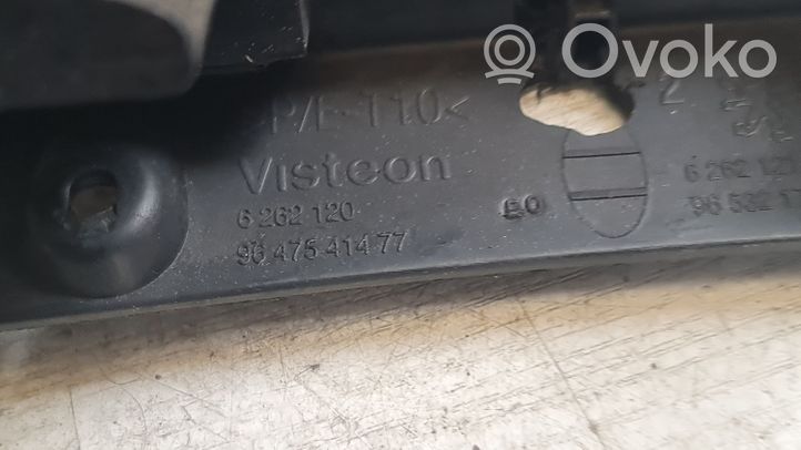 Peugeot 1007 Radion/GPS-laitteen pääyksikön kehys 96532174VV