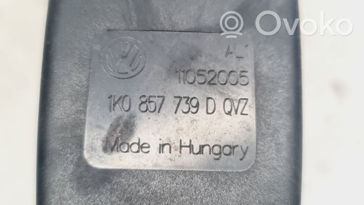 Volkswagen Golf V Klamra środkowego pasa bezpieczeństwa fotela tylnego 1K0857739D