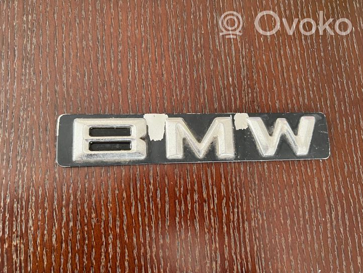 BMW 5 E28 Emblemat / Znaczek tylny / Litery modelu 