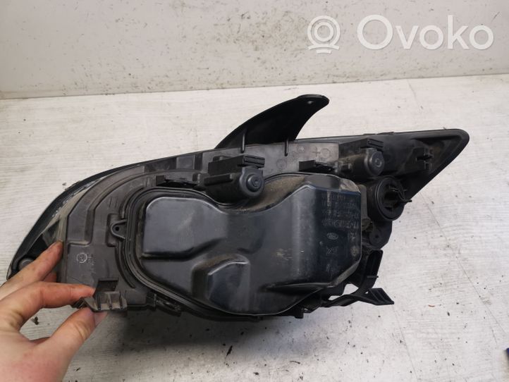 Ford Focus Lampa przednia 4M5113W029JB