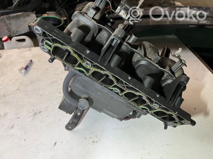 Opel Astra J Collettore di aspirazione 55561187