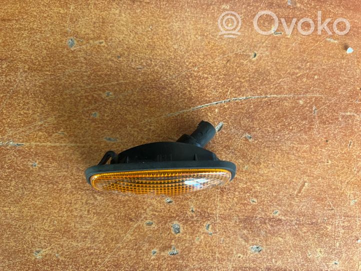 Land Rover Freelander Front fender indicator light 