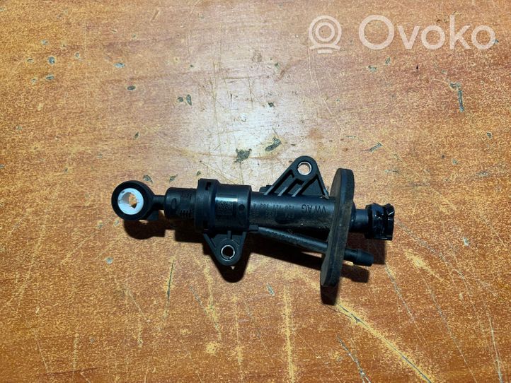 Volkswagen Up Clutch master cylinder 1S0721388A