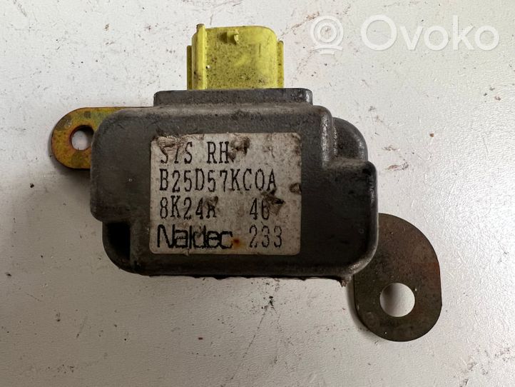 Mazda 323 F Sensore d’urto/d'impatto apertura airbag B25D57KC0A