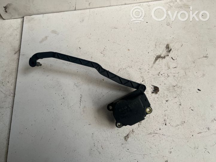 Volvo V70 Motor/activador trampilla de calefacción 74933GECC