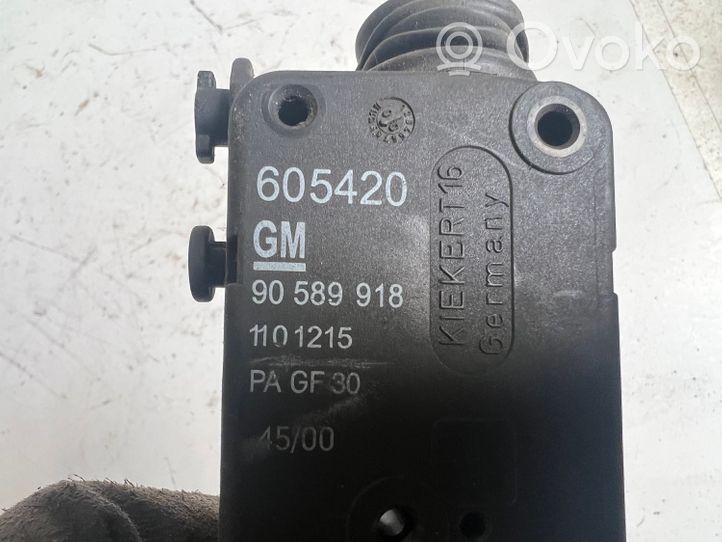 Opel Zafira A Moteur de verrouillage trappe à essence 90589918