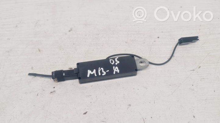 Mercedes-Benz A W169 Antenos stiprintuvas A1698200489