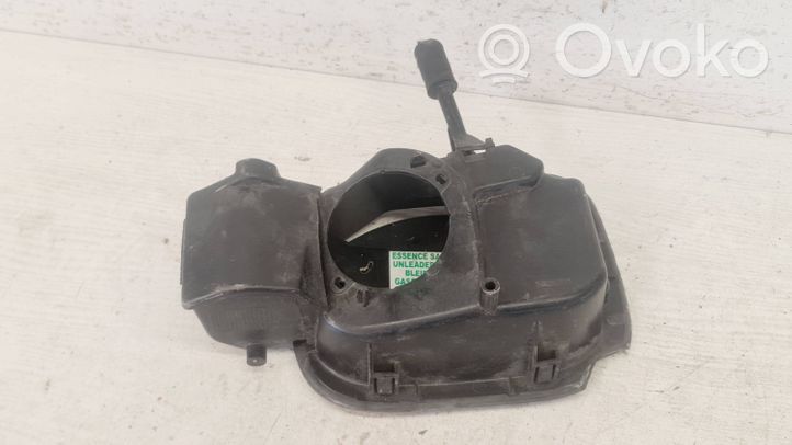 Renault Megane III Bouchon, volet de trappe de réservoir à carburant 8200290092