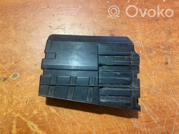 Citroen C4 II Coperchio scatola dei fusibili 9672188380