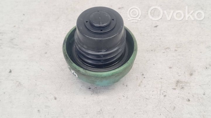 Volvo S40, V40 Tappo del serbatoio del carburante 813542