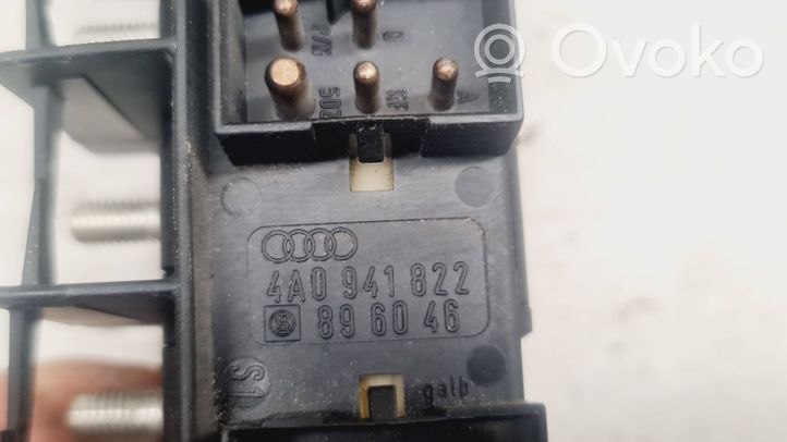 Audi A4 S4 B5 8D Drošinātāju bloks 4A0941822