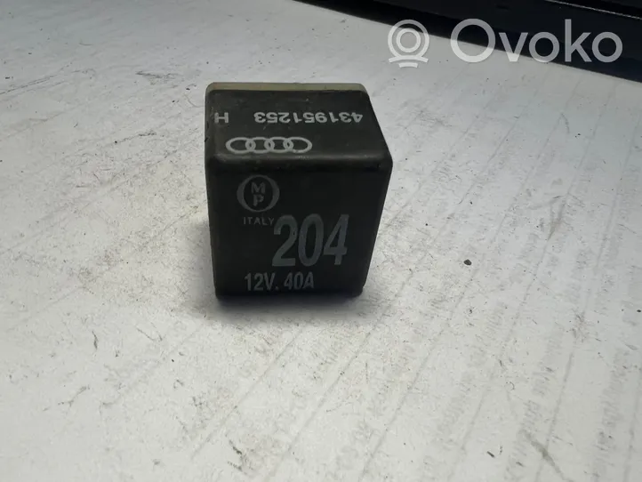 Audi A4 S4 B5 8D Otros relés 431951253