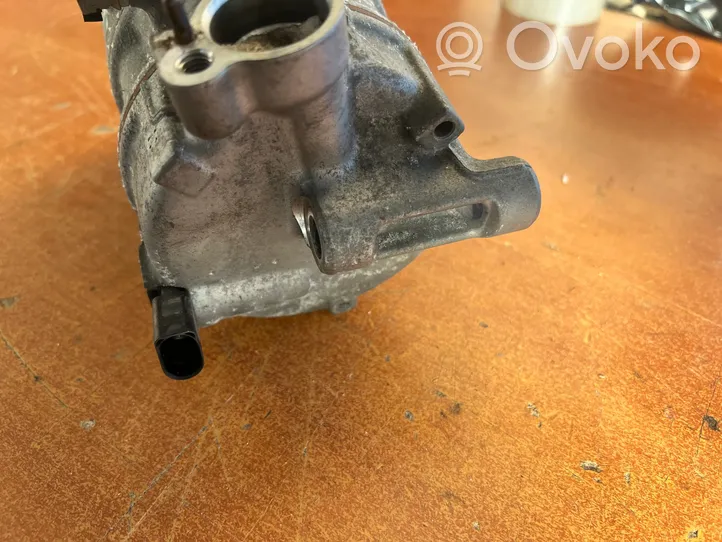 Volkswagen Tiguan Compressore aria condizionata (A/C) (pompa) 5K0820803C