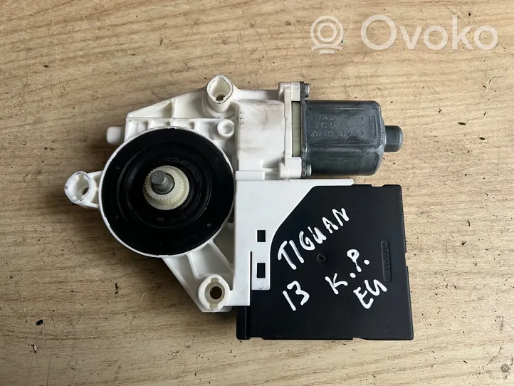 Volkswagen Tiguan Moteur de lève-vitre de porte avant 5N0959701F