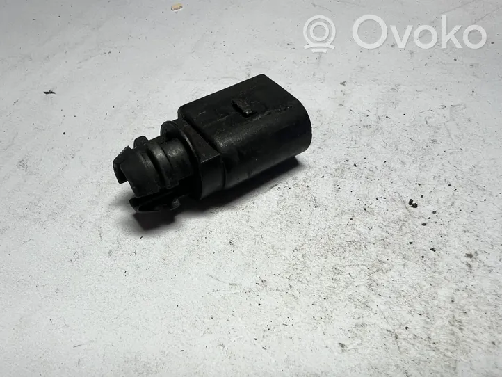 Audi A4 S4 B6 8E 8H Sonde température extérieure 8Z0820535