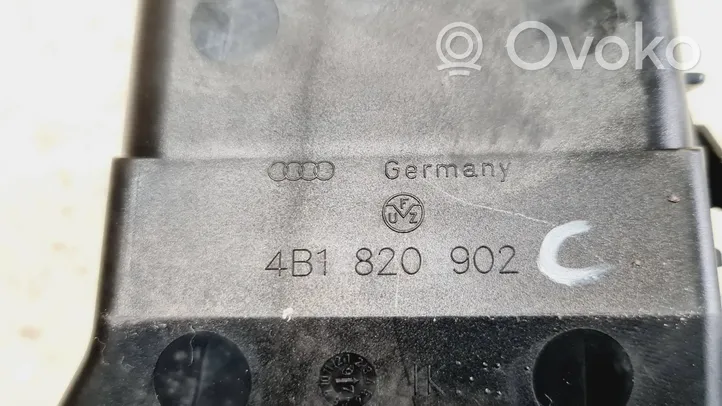 Audi A6 S6 C5 4B Kojelaudan sivutuuletussuuttimen kehys 4B1820902