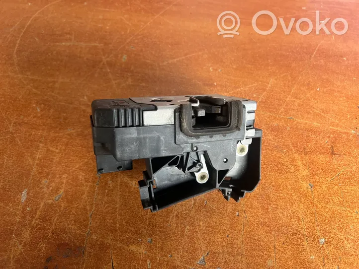 Opel Meriva A Front door lock 13154792