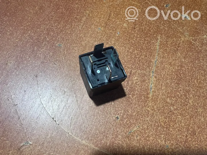 Opel Zafira B Other relay 13171831