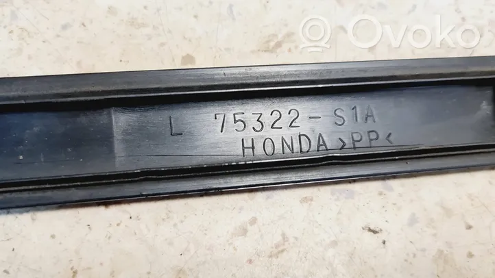 Honda Accord Etuoven lista (muoto) 75322S1A