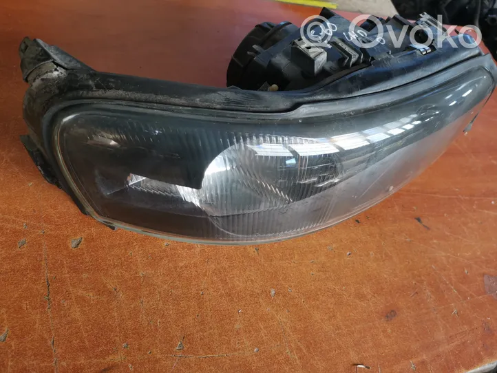 Volvo S60 Lampa przednia 89008267