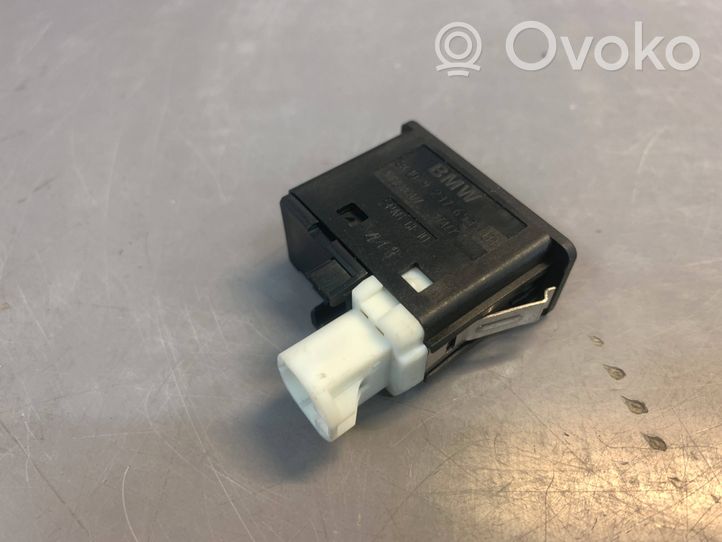 BMW 5 F10 F11 USB socket connector 9237653