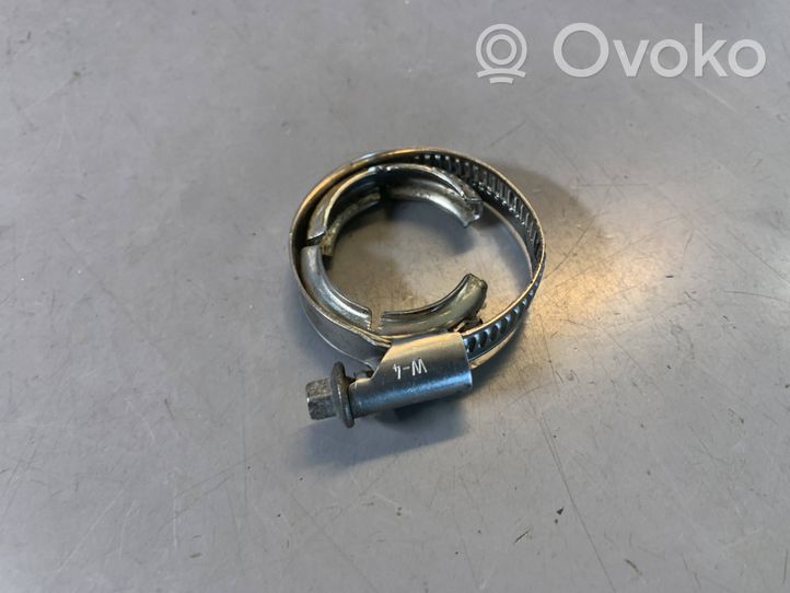 BMW 6 E63 E64 EGR vamzdelis (-iai)/ žarna (-os) 11717786146