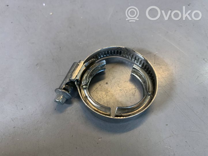 BMW X5 F15 Tuyau de raccordement solide EGR 11717786146