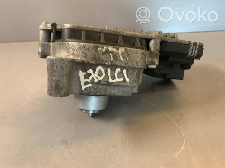 BMW X5 E70 Motor reductor de la caja de velocidades 7610585