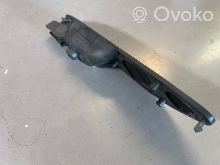 BMW 3 E46 Priekinė atidarymo rankenėlė vidinė 8222706