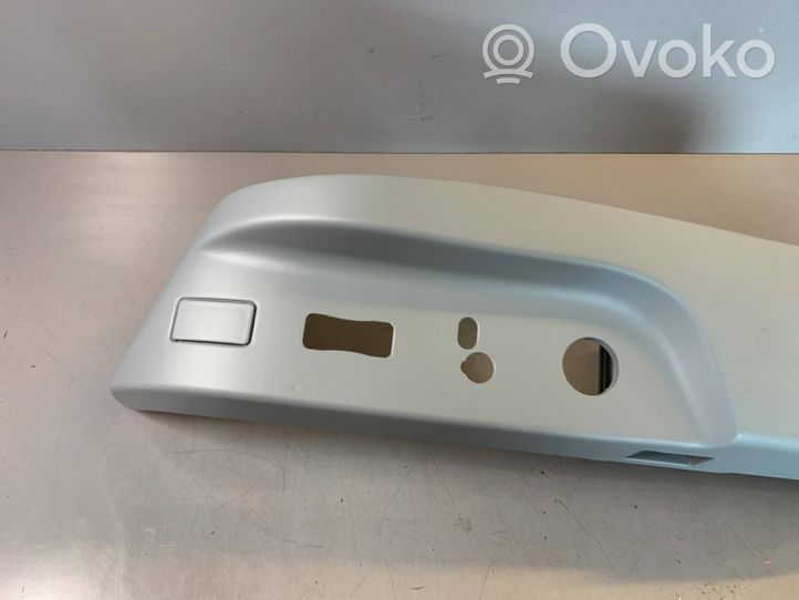 BMW 7 E38 Cornice di rivestimento della regolazione del sedile della portiera anteriore 7058009