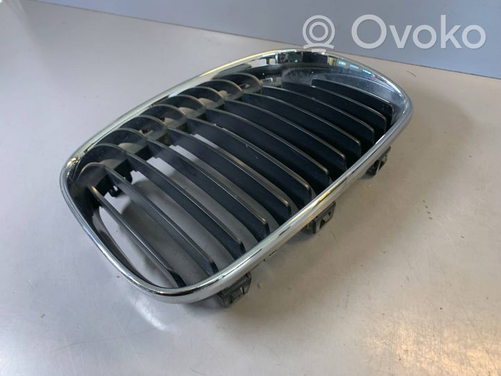 BMW 1 E81 E87 Maskownica / Grill / Atrapa górna chłodnicy 7179656