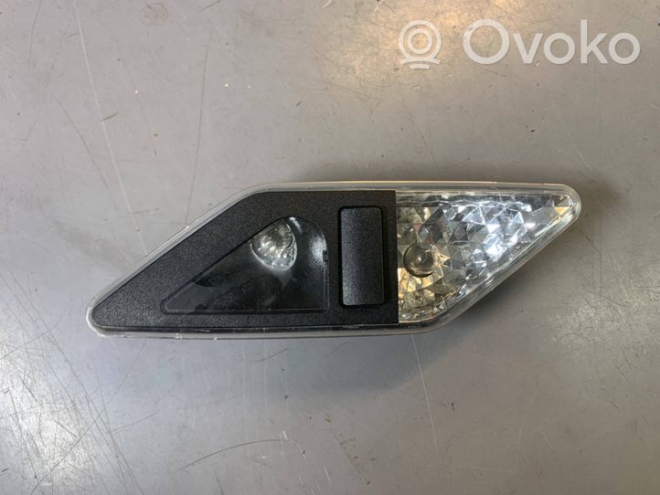 BMW 3 E46 Illuminazione sedili posteriori 8375586