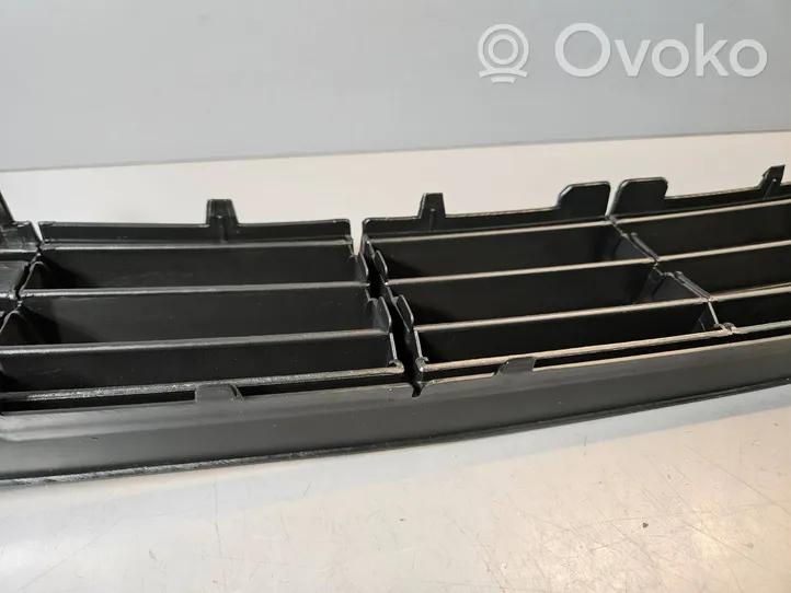 BMW 5 F10 F11 Grille inférieure de pare-chocs avant 7331724