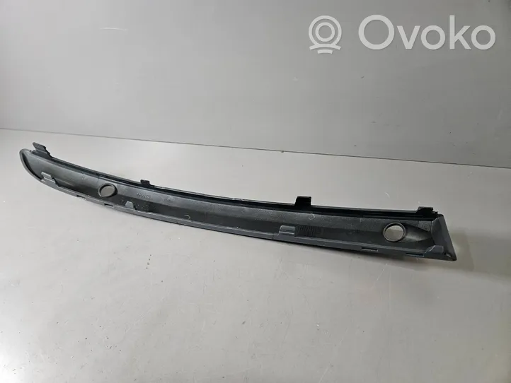 BMW 1 E81 E87 Moulure de pare-chocs avant 7136637