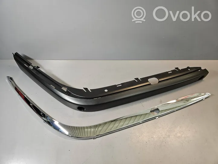 BMW 7 E38 Front bumper splitter molding 8170556