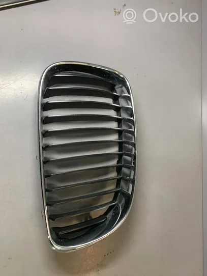 BMW 1 E81 E87 Grille de calandre avant 7166440