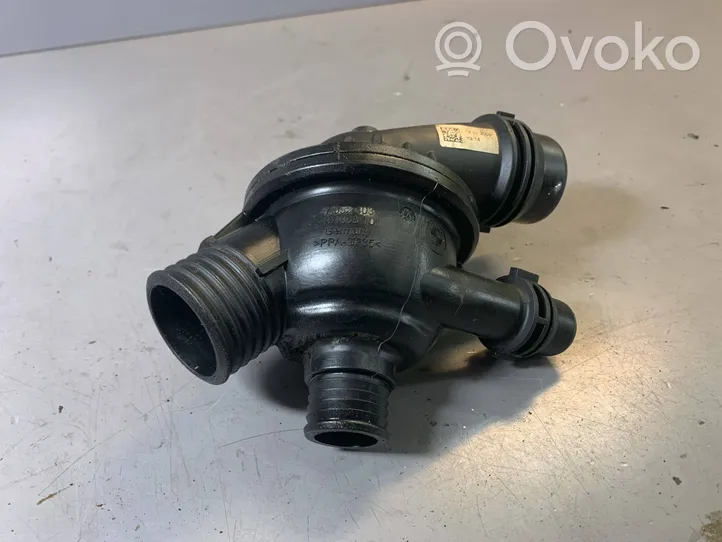 BMW 3 E90 E91 Termostat / Obudowa termostatu 11537552403