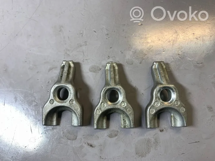 BMW 7 F01 F02 F03 F04 Sprauslas turētājs/pleciņš 13538578607