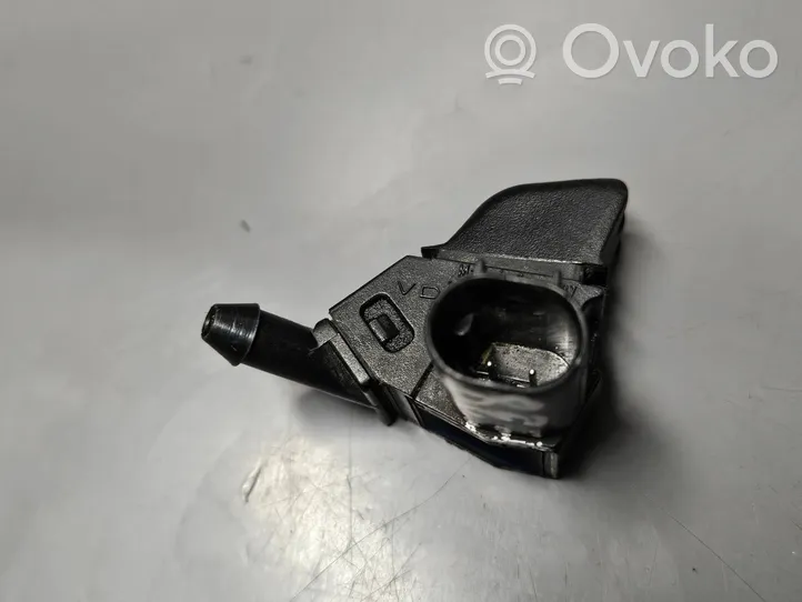 BMW 7 E38 Ugello a spruzzo lavavetri per parabrezza 8364444