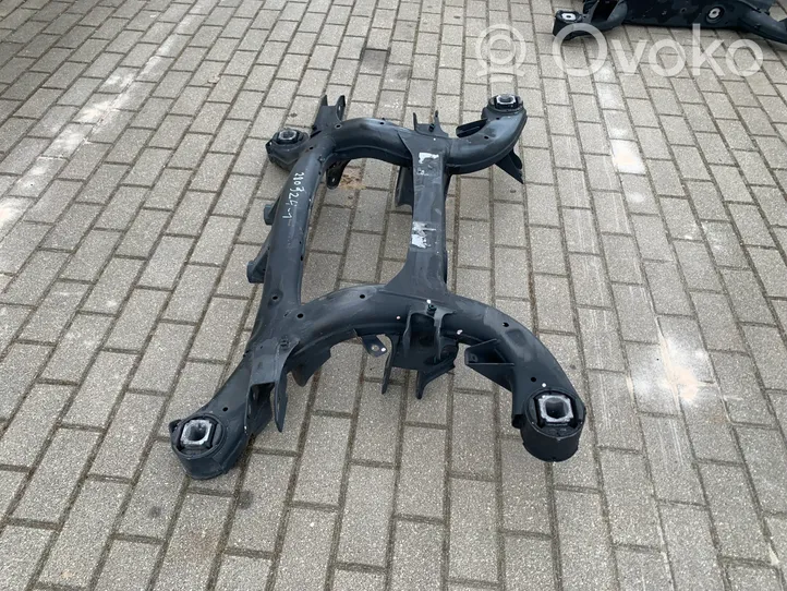 BMW X5 E70 Poutre d'essieu arrière 33316863815