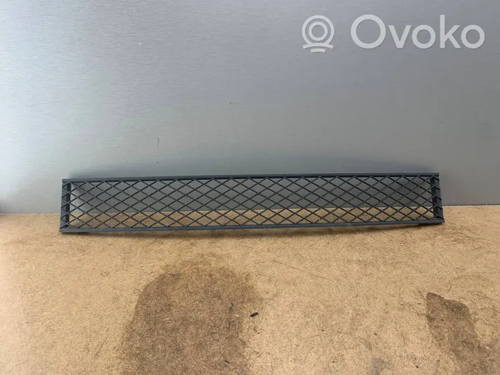 BMW 3 E90 E91 Front bumper lower grill 7183870