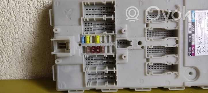 BMW 5 G30 G31 Modulo comfort/convenienza 8725621