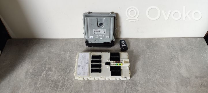 BMW 3 F30 F35 F31 Komputer / Sterownik ECU i komplet kluczy 8586536