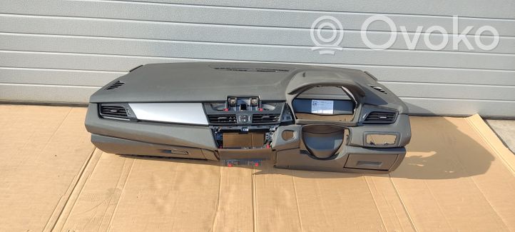 BMW 2 F45 Panelė 9378912