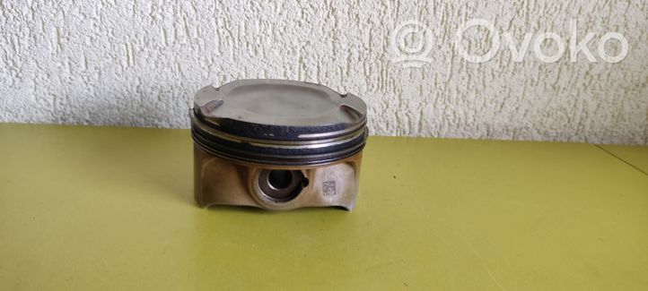 BMW X5 E70 Piston 7613626