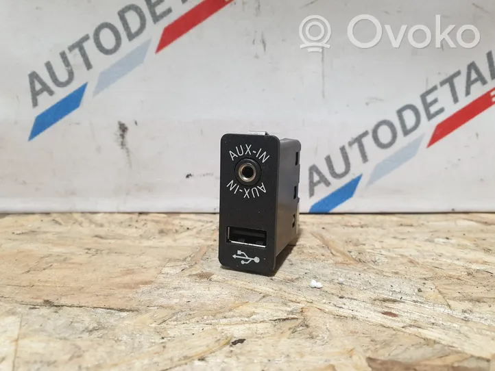 BMW X1 E84 Connecteur/prise USB 9237653
