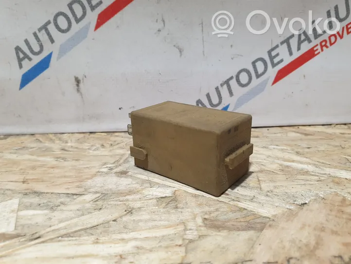 BMW 5 E60 E61 Window wiper relay 61368384505