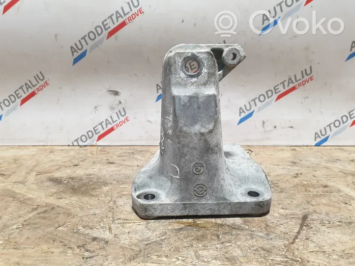 BMW 1 F20 F21 Engine mounting bracket 6788612