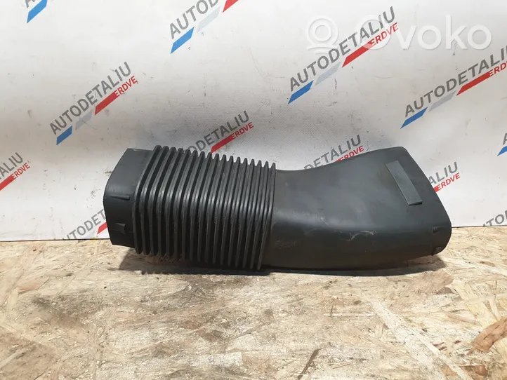 BMW X3 F25 Oro paėmimo kanalo detalė (-ės) 7811018