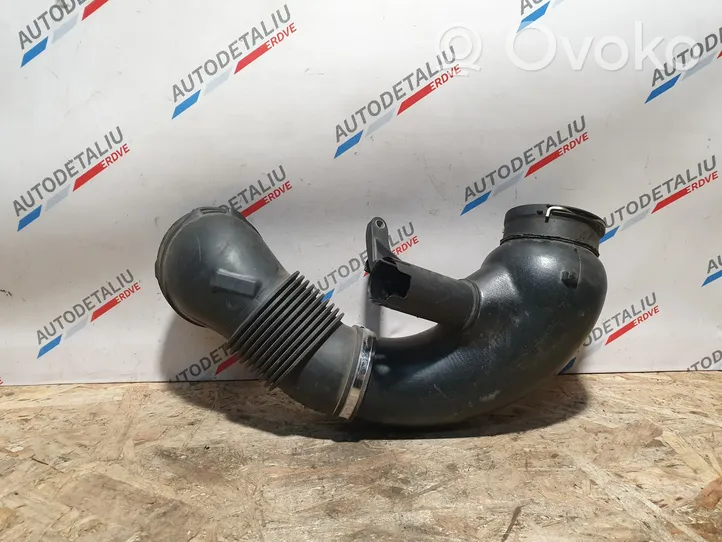 BMW 5 E60 E61 Air intake duct part 7801547